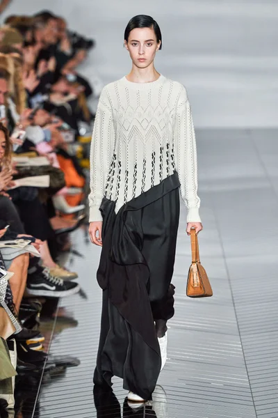 Look 13